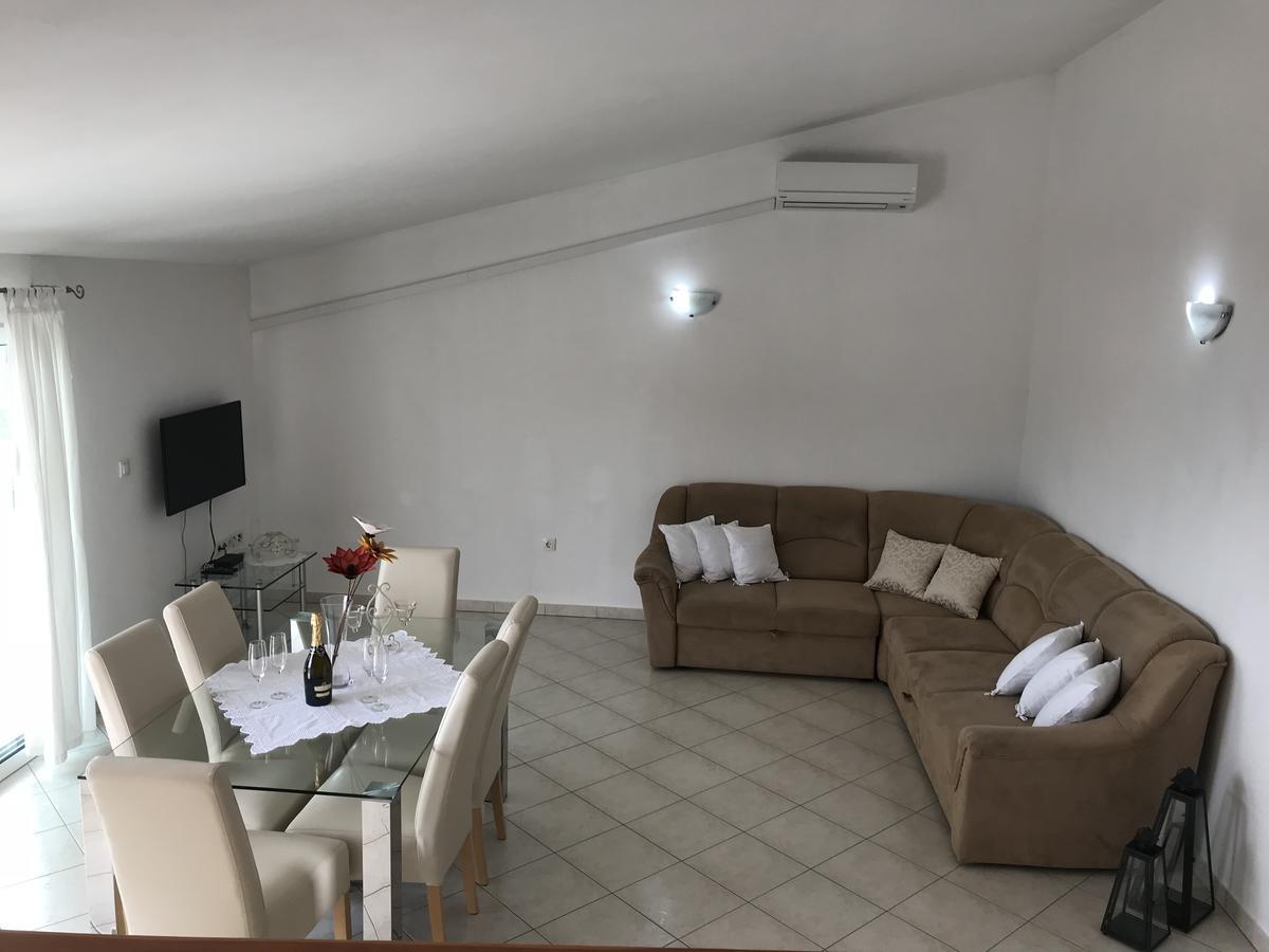 Ivancica Apartments Tisno Exterior photo