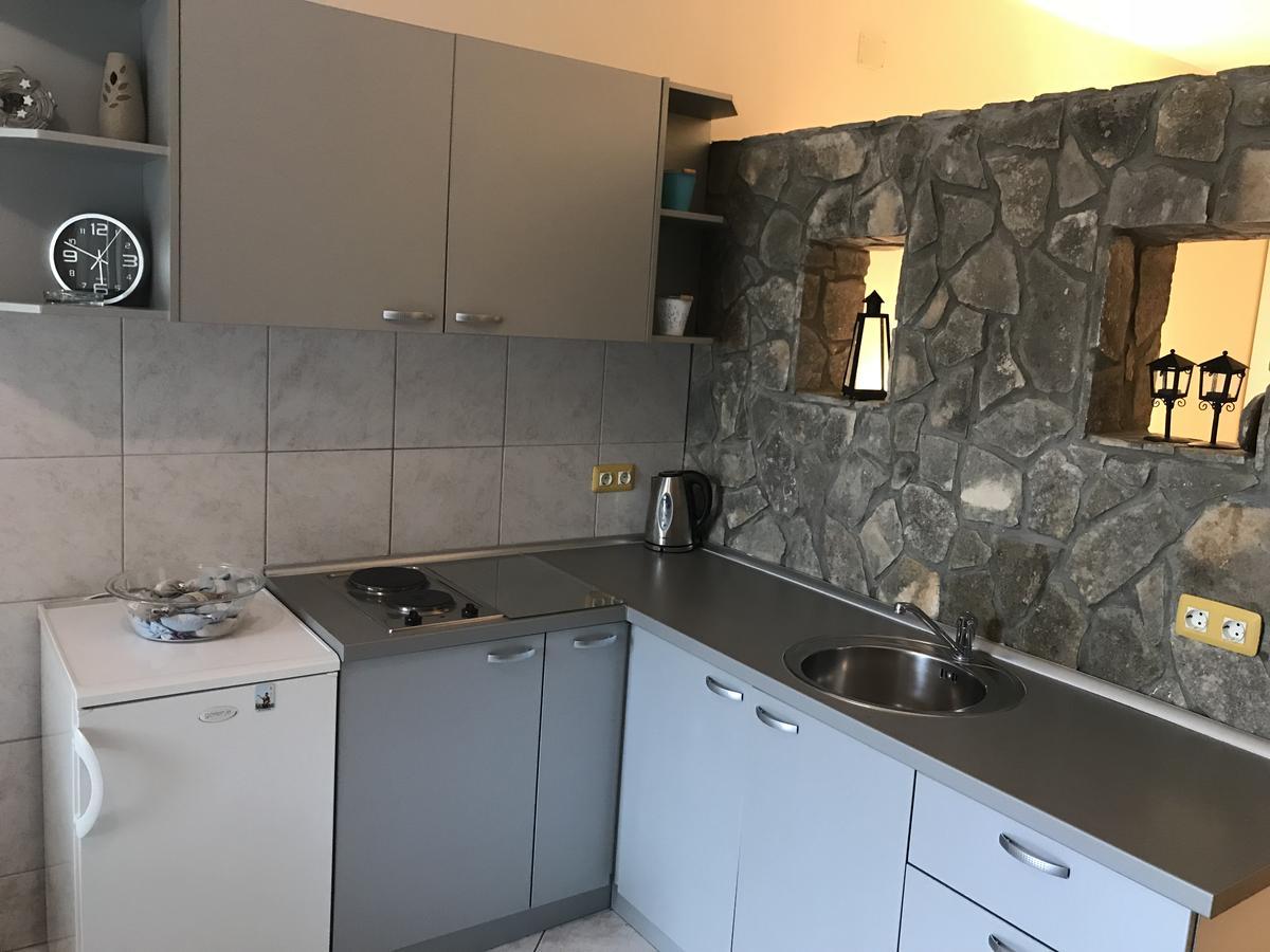 Ivancica Apartments Tisno Exterior photo