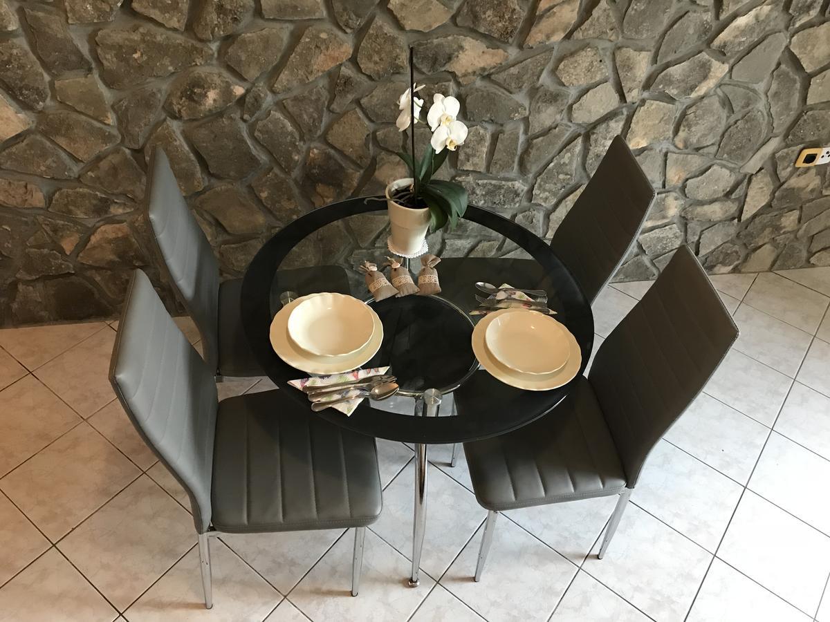 Ivancica Apartments Tisno Exterior photo