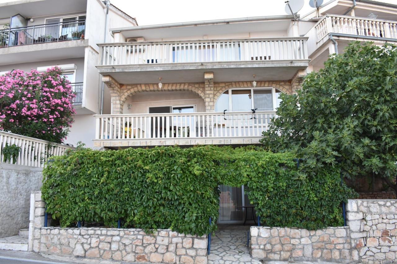 Ivancica Apartments Tisno Exterior photo